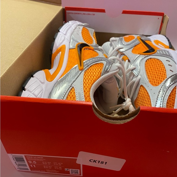 Brand New with box🔥🔥🔥Nike Men's size 9.5 - Picture 10 of 10